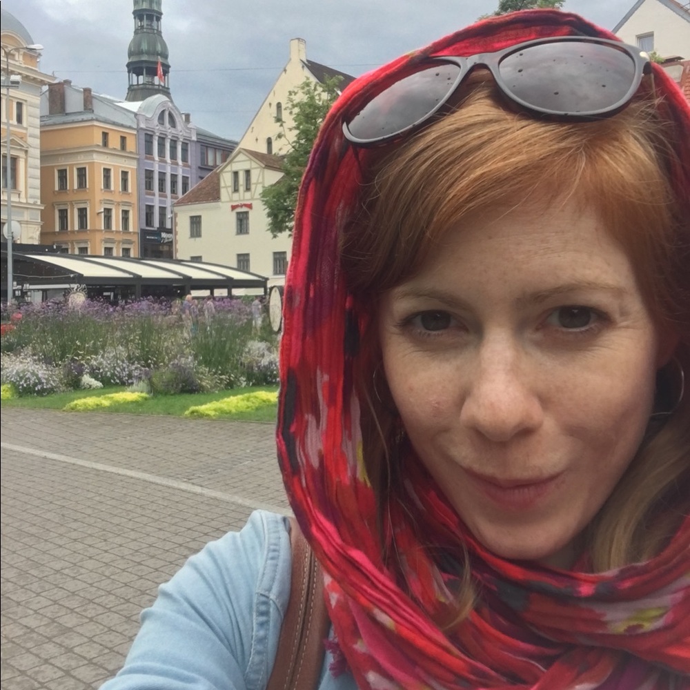 Meet your Posher, Corina